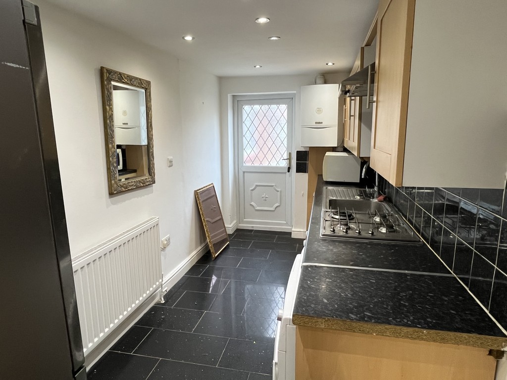 1 bed apartment to rent in Curtis Road, Hounslow 6