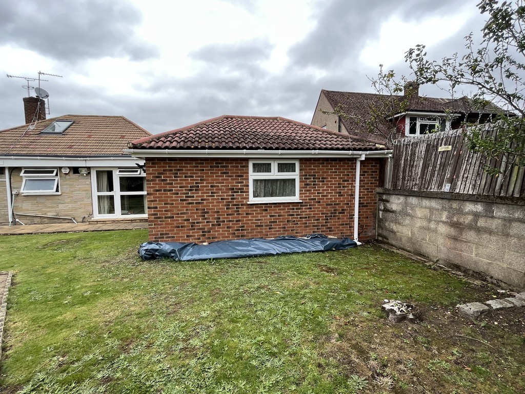 1 bed apartment to rent in Curtis Road, Hounslow 8