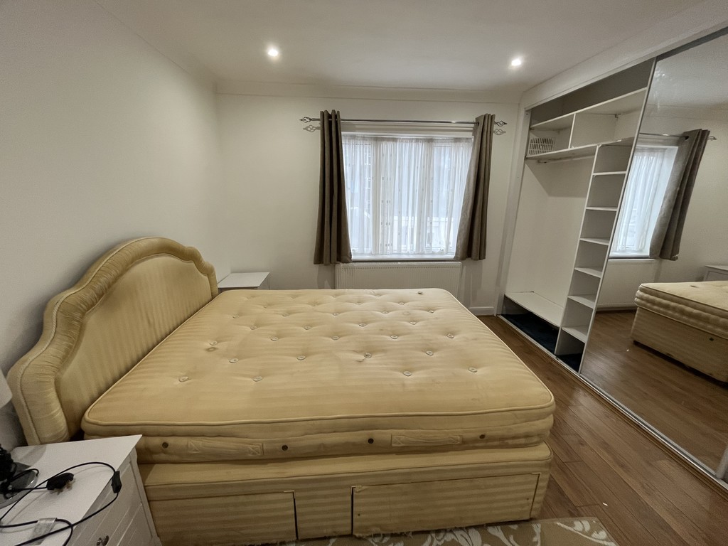 3 bed terraced house to rent in Mornington Road, Greenford 9