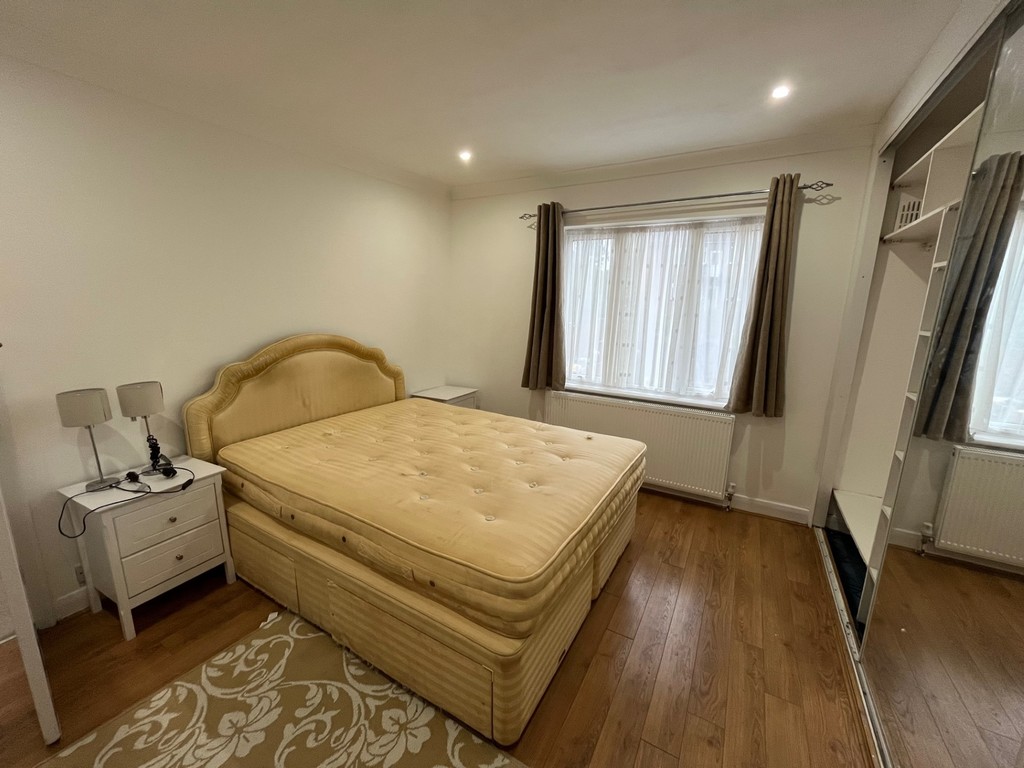 3 bed terraced house to rent in Mornington Road, Greenford 11