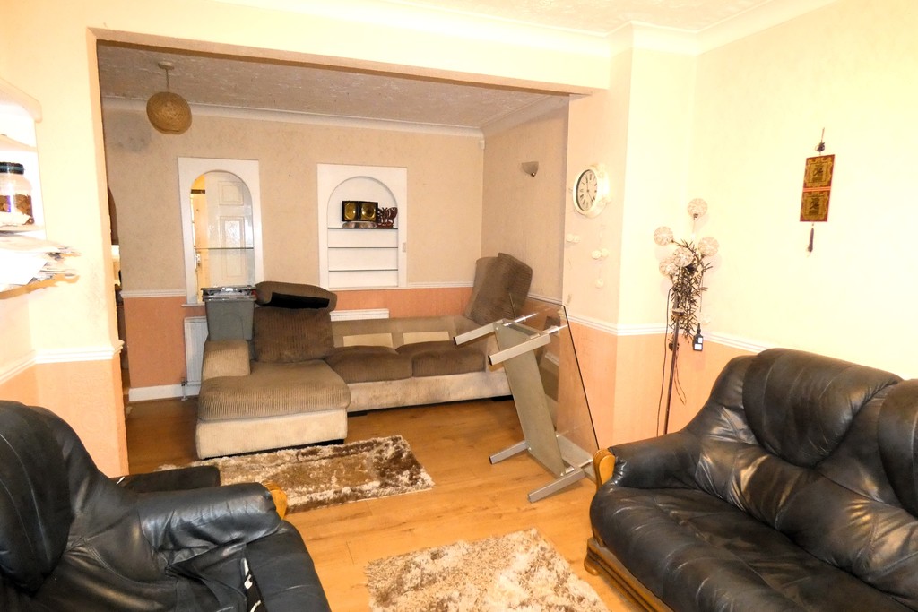 3 bed terraced house for sale in Lansbury Avenue, Feltham 3