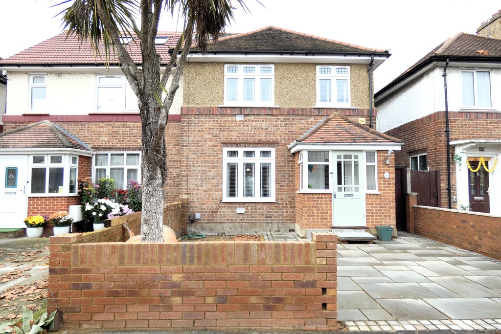 3 bed semi-detached house for sale in Burns Avenue, Feltham 36