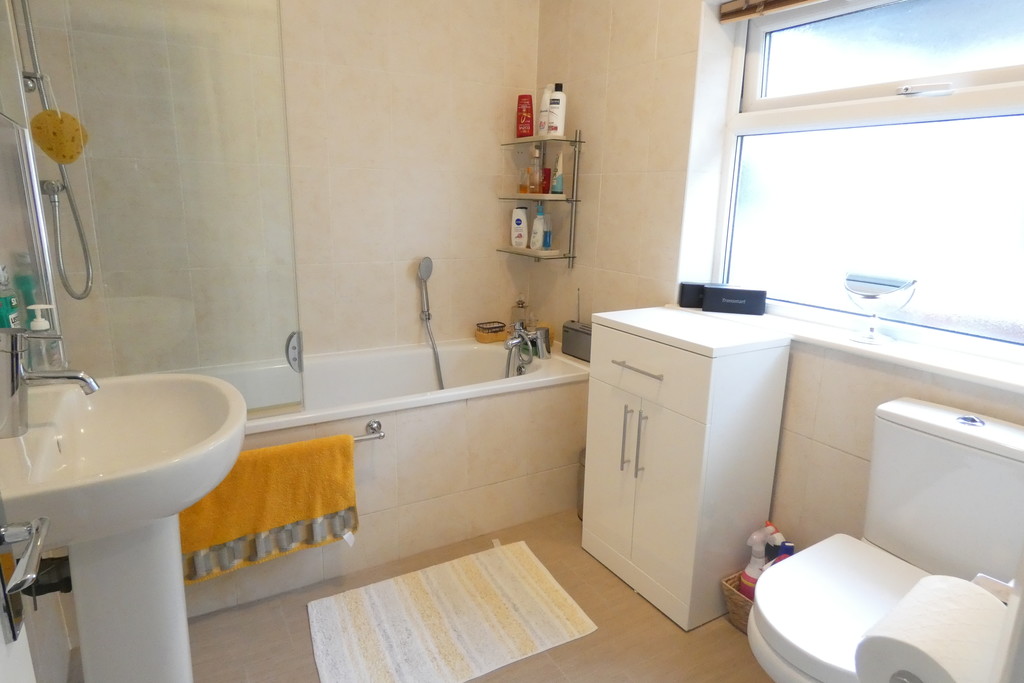 3 bed semi-detached house for sale in Burns Avenue, Feltham 21