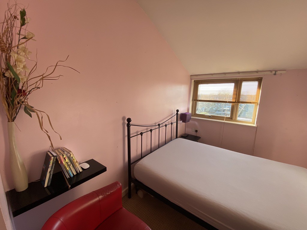 1 bed flat to rent in New Road, Bedfont, Feltham 11