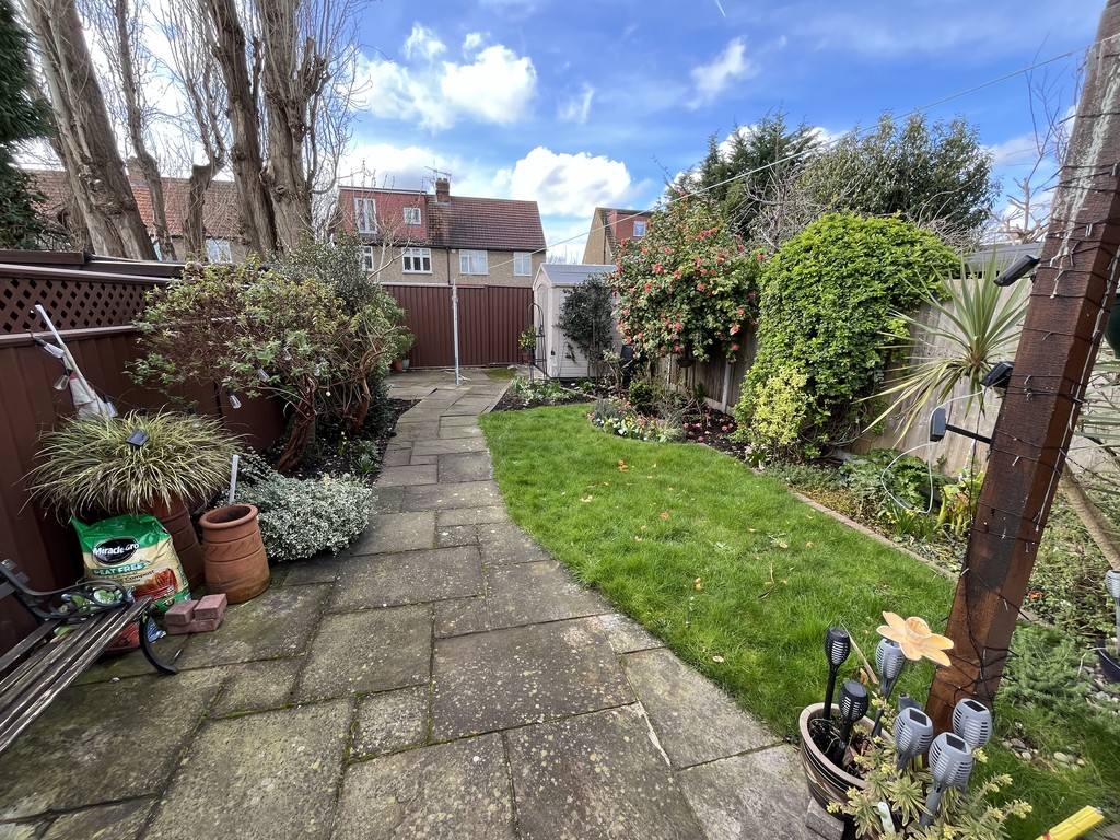 3 bed semi-detached house for sale in Warfield Road, Feltham 3