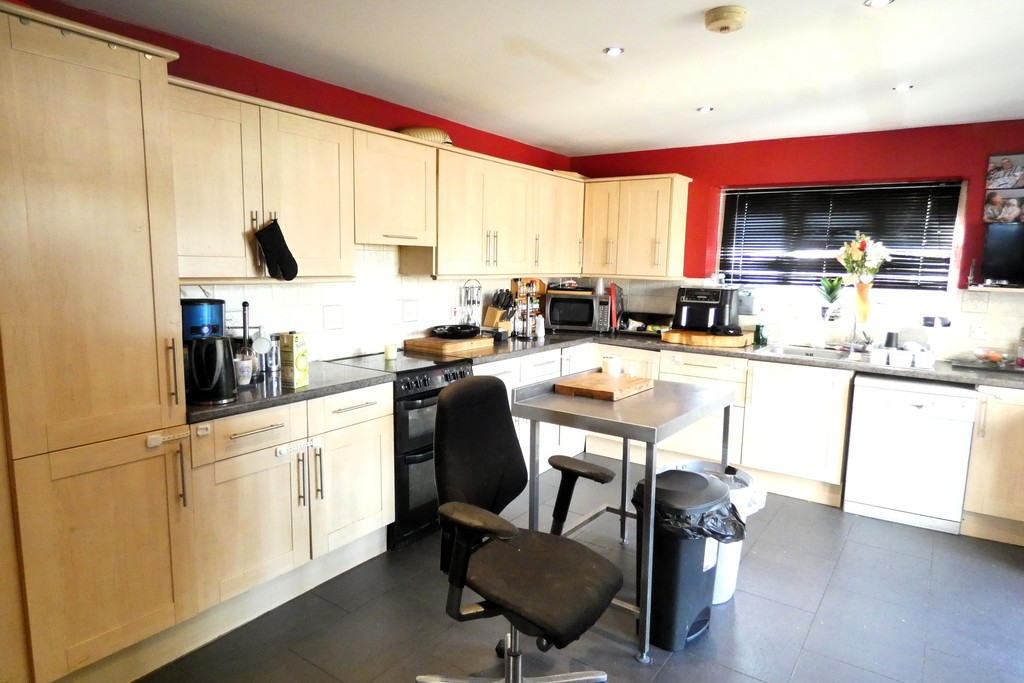 5 bed semi-detached house for sale in Collingwood Road, Uxbridge  - Property Image 7