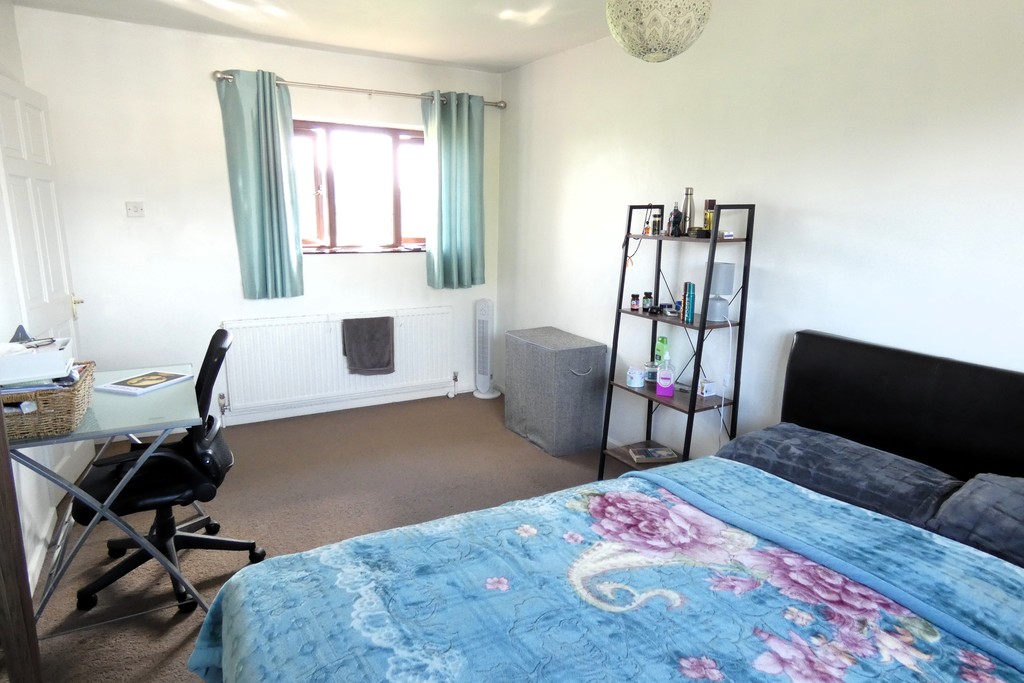 3 bed semi-detached house for sale in Bridlepath Way, Feltham 10