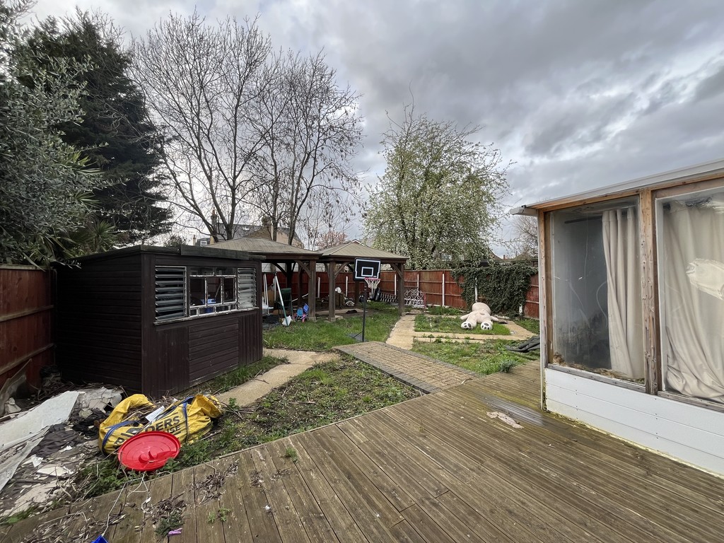 5 bed detached bungalow for sale in Fruen Road, Feltham  - Property Image 20