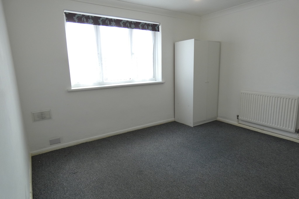 2 bed ground floor maisonette for sale in Sonia Gardens, Hounslow 10