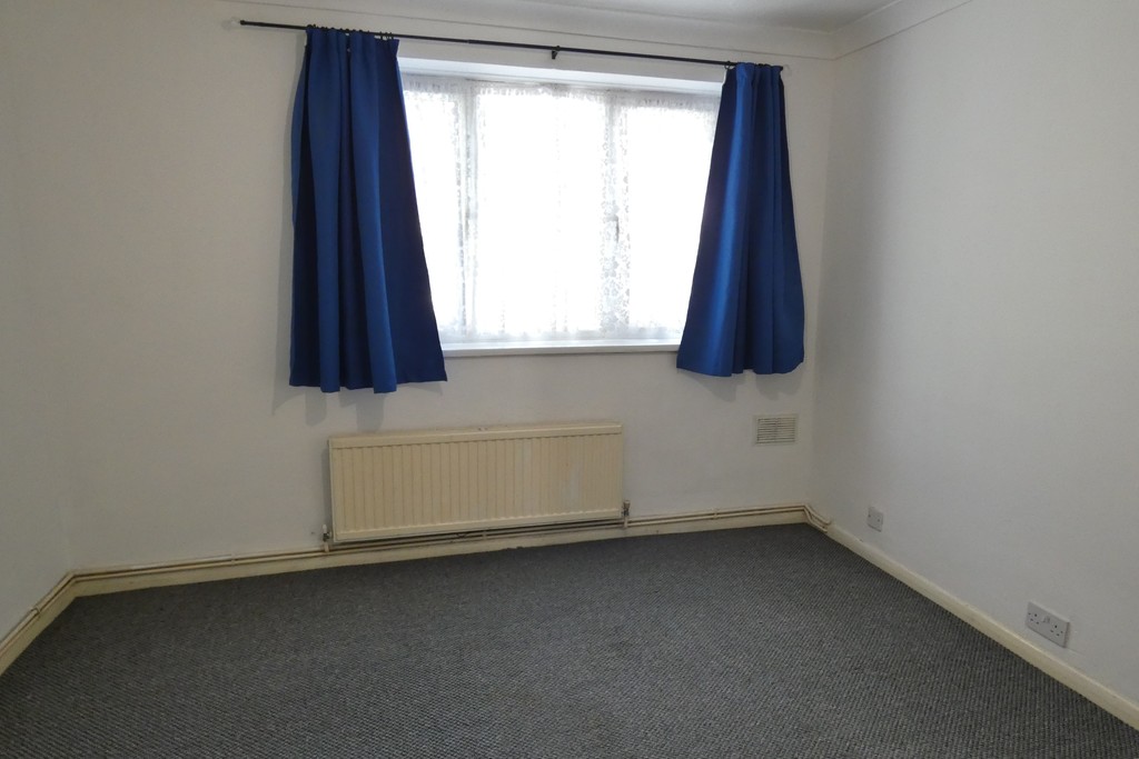 2 bed ground floor maisonette for sale in Sonia Gardens, Hounslow 13