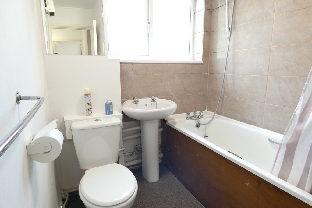 2 bed ground floor maisonette for sale in Sonia Gardens, Hounslow 14