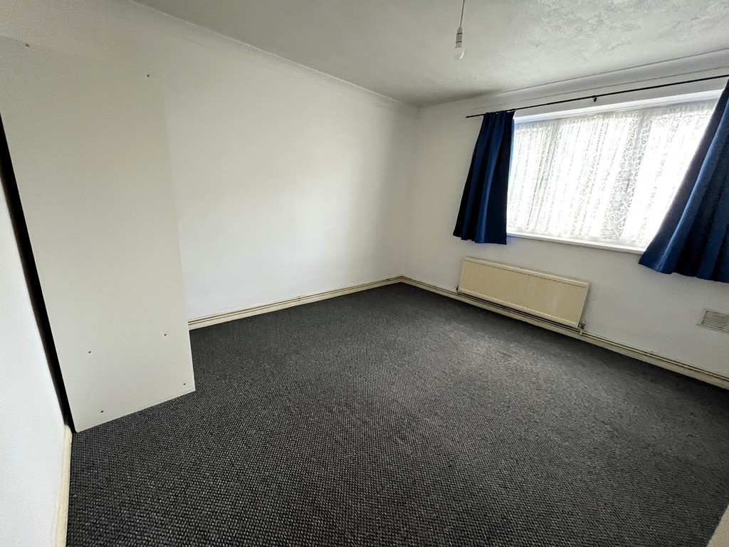 2 bed ground floor maisonette for sale in Sonia Gardens, Hounslow 3