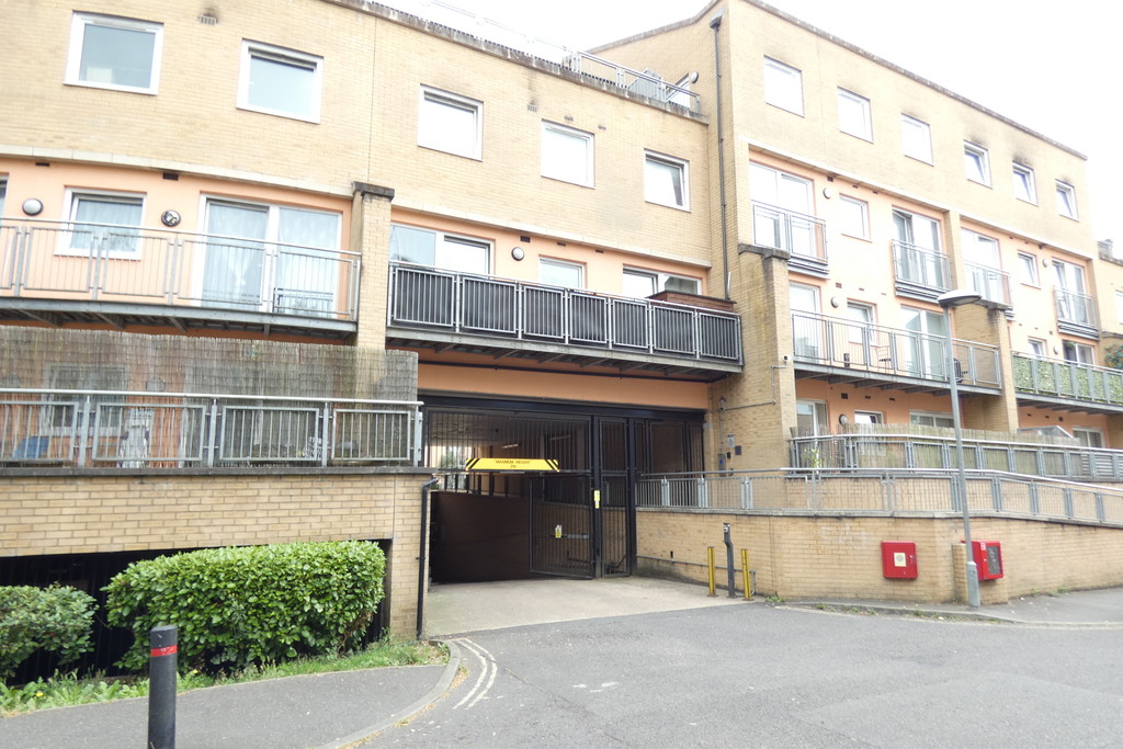 2 bed apartment for sale in Wooldridge Close, Feltham 13