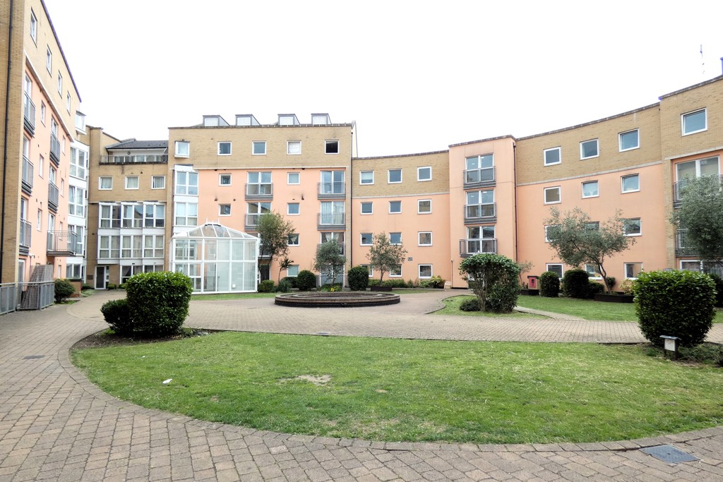 2 bed apartment for sale in Wooldridge Close, Feltham 15