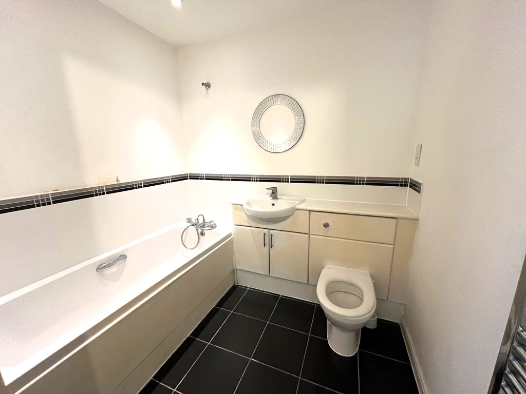 2 bed apartment for sale in Wooldridge Close, Feltham 7