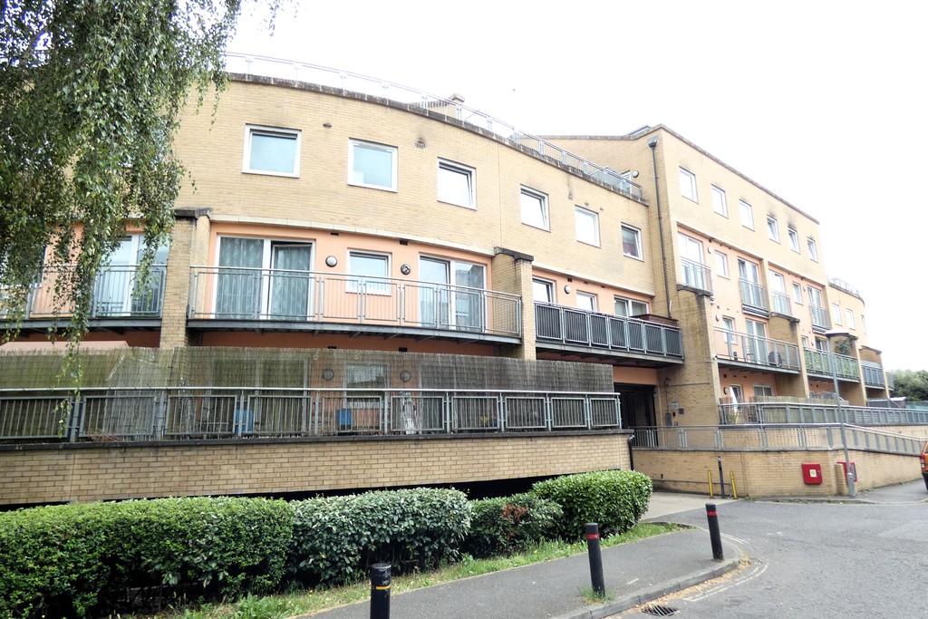 2 bed apartment for sale in Wooldridge Close, Feltham 8