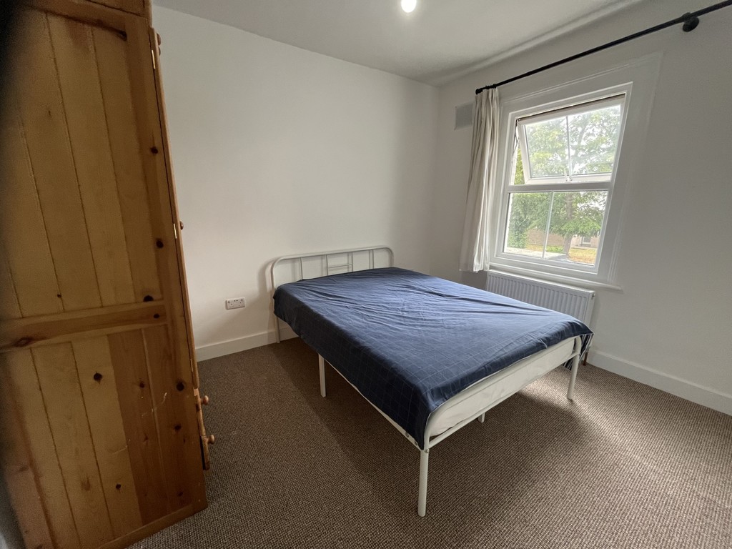 House share to rent in Staines Road, Feltham 2