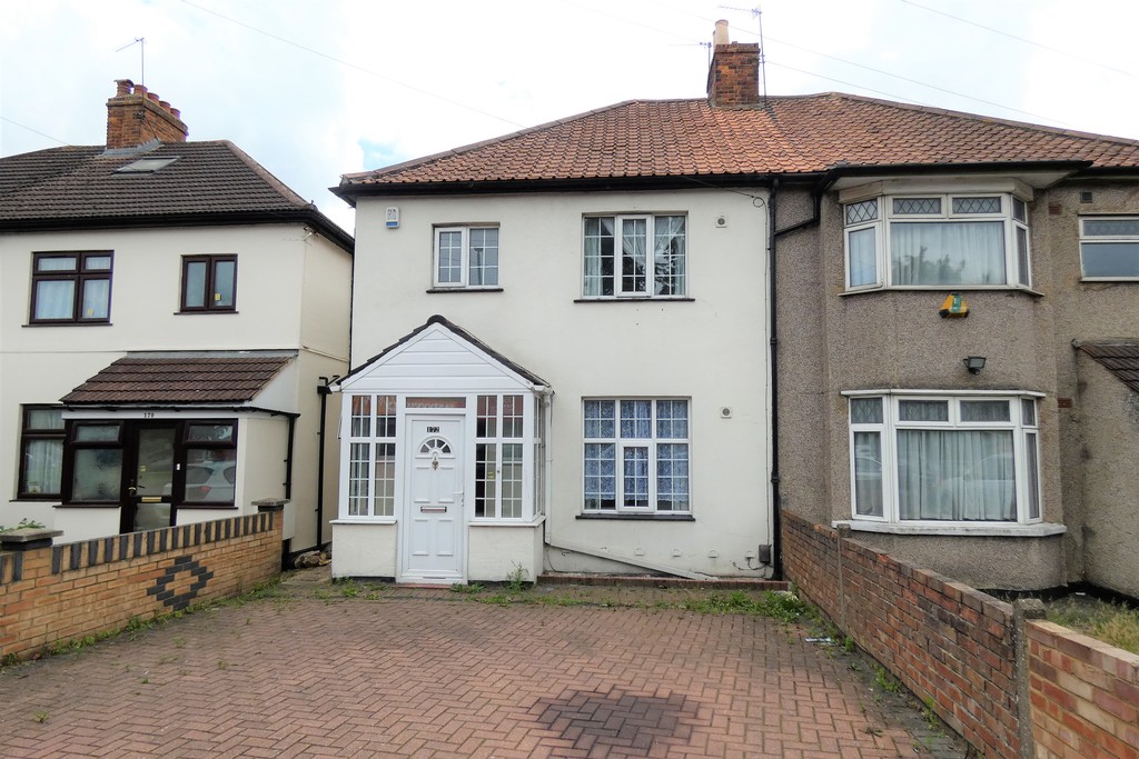 3 bed semi-detached house for sale in Cranford Lane, Hounslow  - Property Image 1