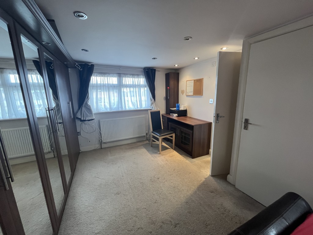 1 bed house share to rent in Basildene Road, Middlesex  - Property Image 4