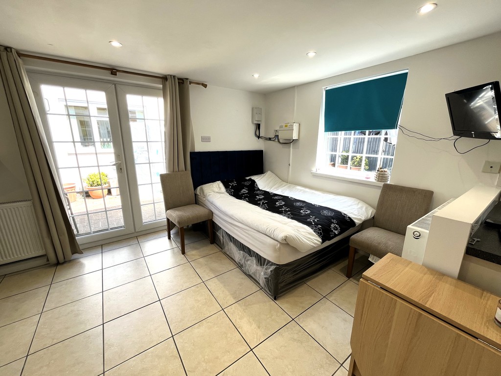 Empire Estates and DELIGHTED TO present this WELL PRESENTED & SPACIOUS Studio flat located on Yeading Gardens.  Comprises of Large Studio with Open Plan fitted Kitchen, Modern Bathroom / WC.  EXCLUDING BILLS AND COUNCIL TAX Situated close to local amenities, shops and benefits from Great Transport Links.  Early viewings are highly recommended.  AVAILABLE IMMEDIATELY.  SUITABLE FOR COUPLES OR SINGLE PERSON.  COUNCIL TAX BAND A - £1,301.59 APPROX PER ANNUM.