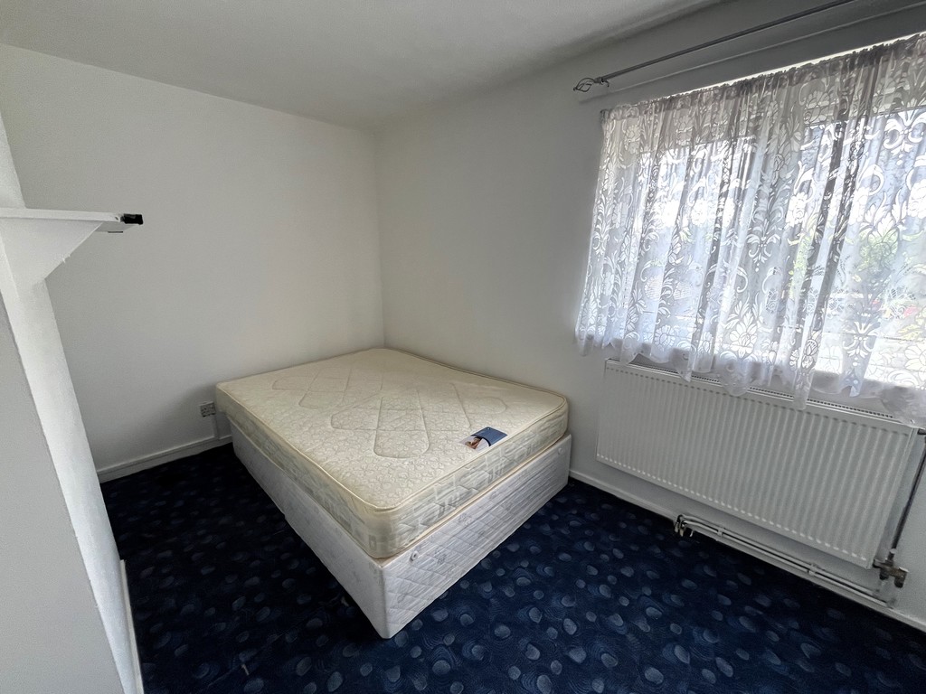 1 bed flat share to rent in Cottington Road, Feltham 4