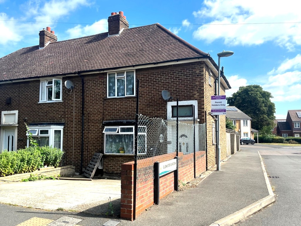 Empire Estates are DELIGHTED TO OFFER FOR SALE this SPACIOUS 3 BED END OF TERRACE situated off COLDHARBOUR LANE in Hayes. The property comprises of Living Room, Fitted Kitchen, on the first floor there are 3 bedrooms and Family Bathroom / WC. To the outside there is large rear garden with off-street parking for two vehicles via a paved driveway. The property offers GREAT POTENTIAL TO EXTEND SUBJECT TO PLANNING CONSENTS. Excellent transport links close to A40, M4, M25, and M3, with Hayes & Harlington Station (Elizabeth Line) within walking distance—offering fast access to Central London and Heathrow. Early viewings are HIGHLY RECOMMENDED.