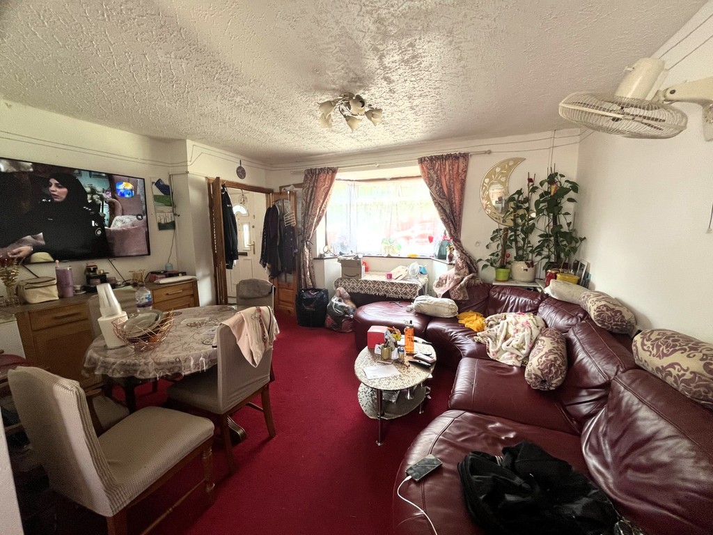 3 bed end of terrace house for sale in Minet Drive, Hayes  - Property Image 5