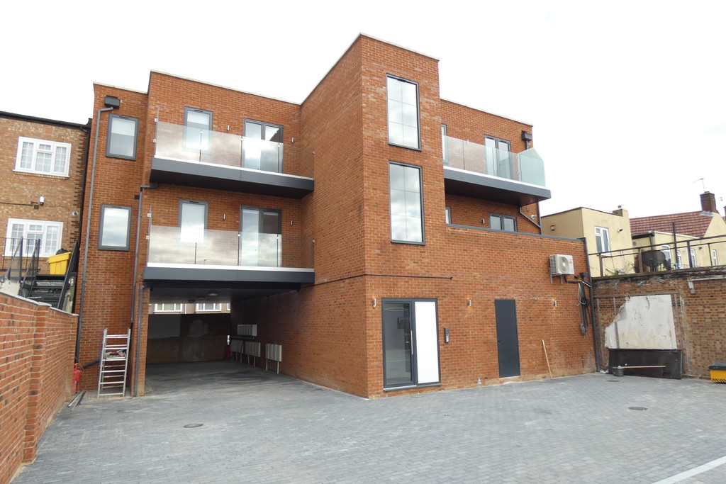 Empire Estates are pleased to offer to the market THIS LUXURY STUDIO APARTMENT FINISHED TO VERY HIGH STANDARD WITH BALCONIES TO LET ON ALLENBY ROAD.   AVAILABLE early JANUARY 2024.  Comprises Newly Fitted Kitchen, Modern Bathrooms, Living Room and Fitted wardrobes in all bedrooms.  Benefits from ALLOCATED PARKING, BALCONY, SECURITY ENTRY SYSTEM, GATED DEVELOPMENT.  Excellent transport links and close to local shops and amenities.