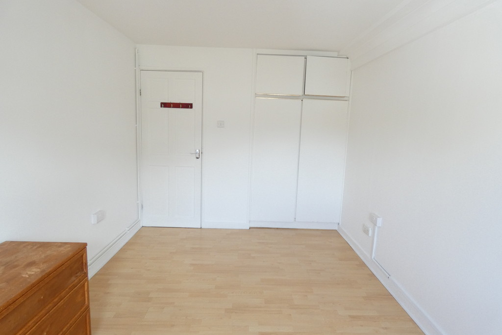 2 bed apartment to rent in Redwood Estates, Hounslow, Heston  - Property Image 11