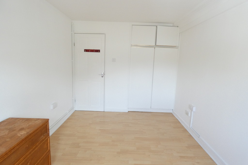2 bed apartment to rent in Redwood Estates, Hounslow, Heston  - Property Image 12