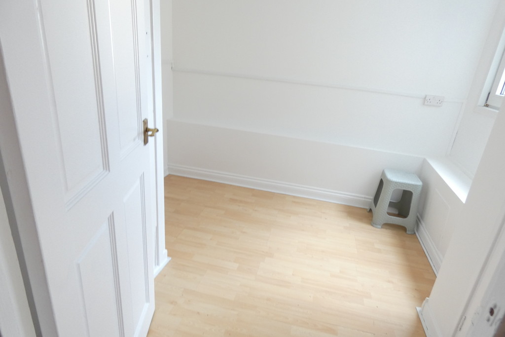 2 bed apartment to rent in Redwood Estates, Hounslow, Heston  - Property Image 4