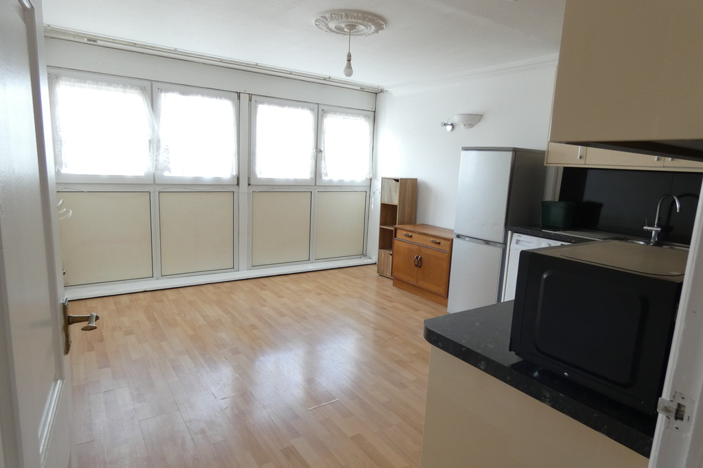 2 bed apartment to rent in Redwood Estates, Hounslow, Heston  - Property Image 6