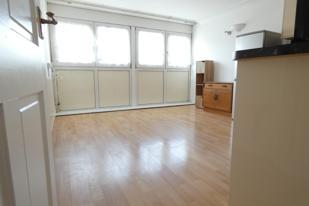 2 bed apartment to rent in Redwood Estates, Hounslow, Heston  - Property Image 7