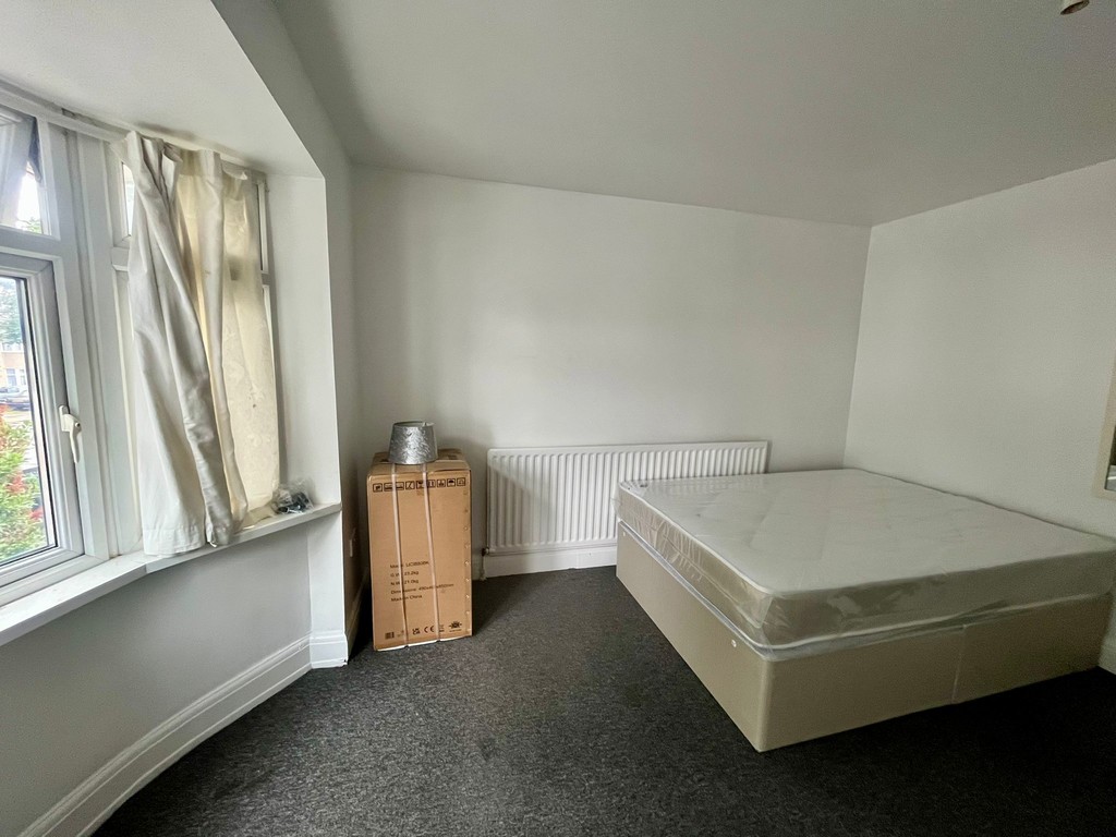 1 bed house share to rent in Lady Margaret Road, Middlesex 2