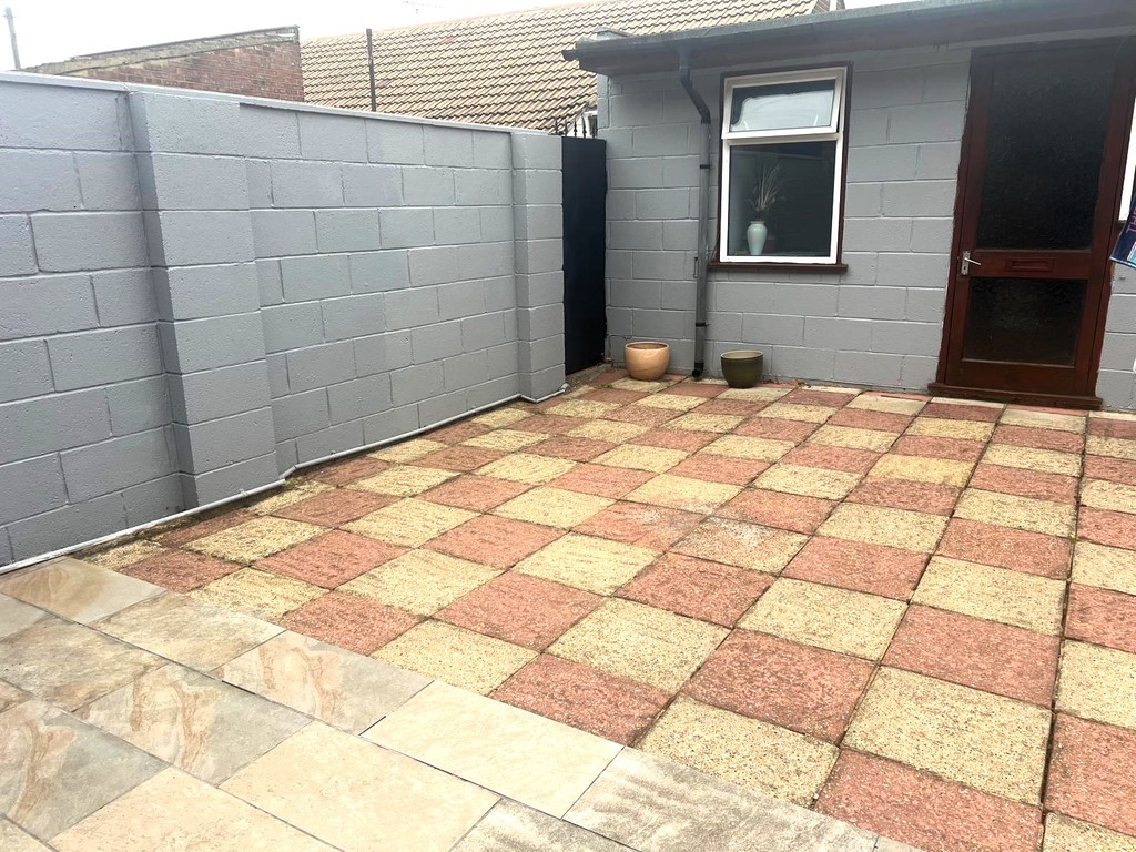 4 bed end of terrace house to rent in Marlow Road, Southall  - Property Image 16