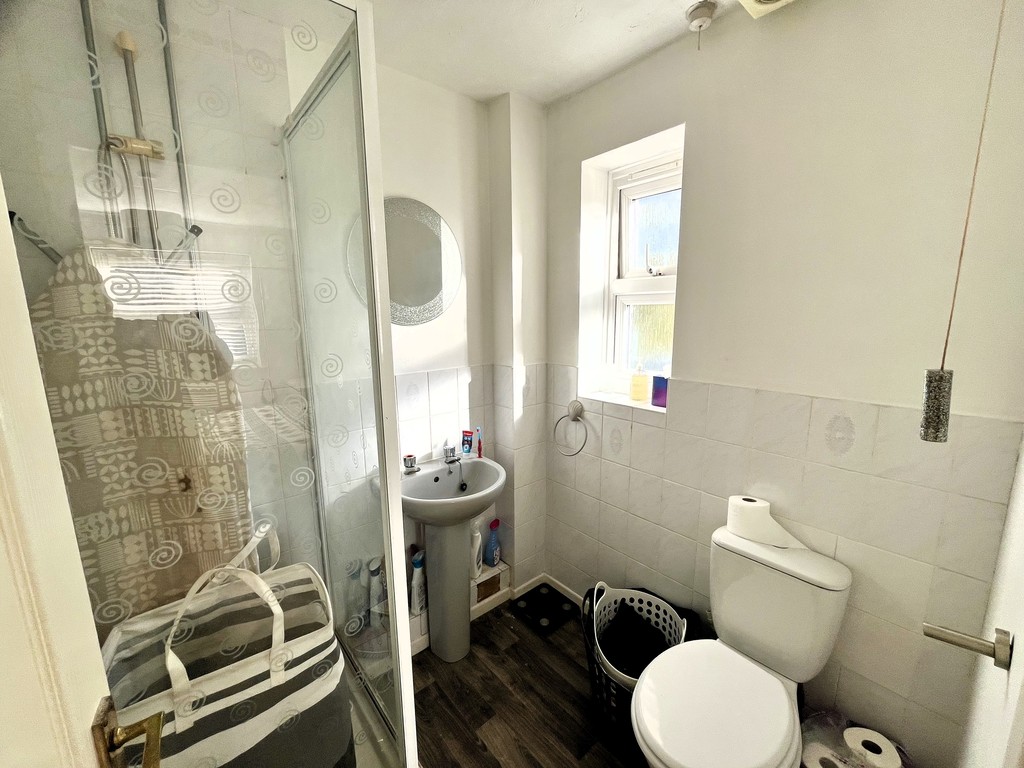 3 bed detached house for sale in Milton Gardens, Staines 10