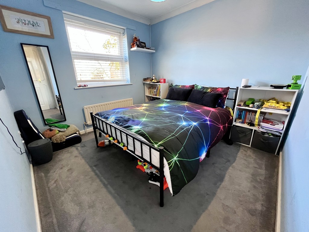 3 bed detached house for sale in Milton Gardens, Staines 11