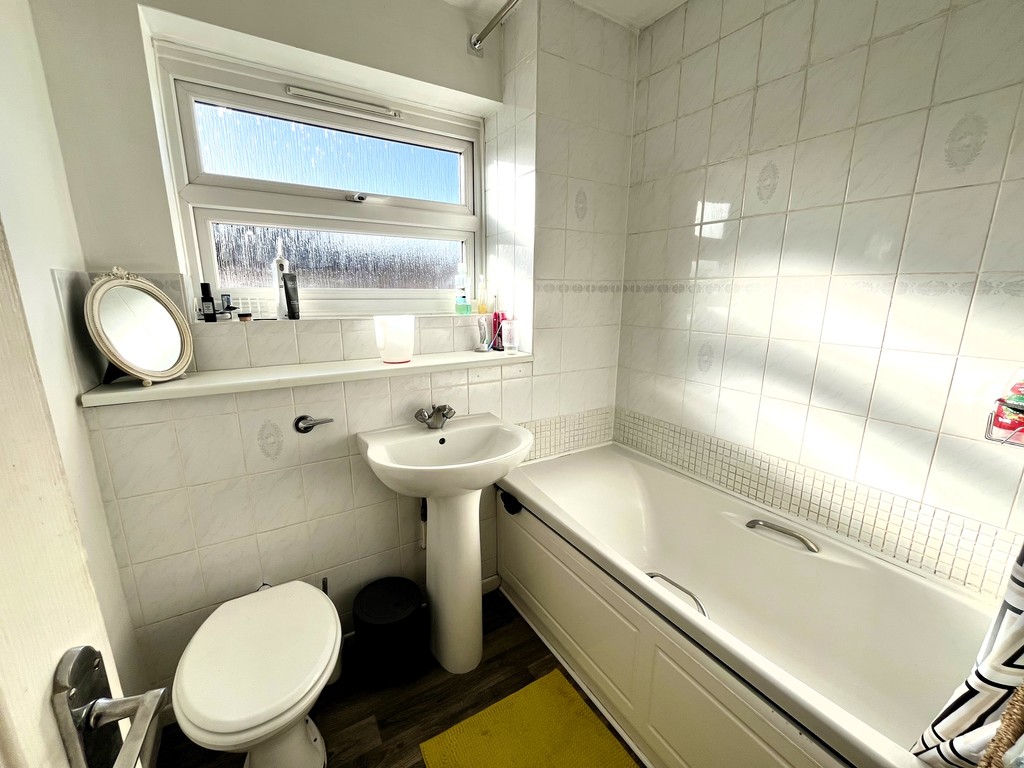 3 bed detached house for sale in Milton Gardens, Staines 13