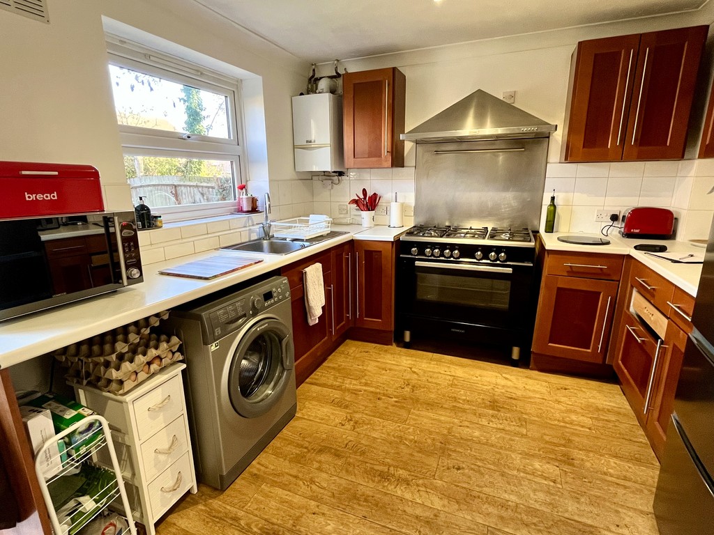 3 bed detached house for sale in Milton Gardens, Staines 6