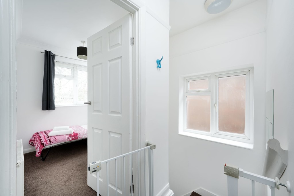 2 bed maisonette to rent in Staines Road, Feltham  - Property Image 11