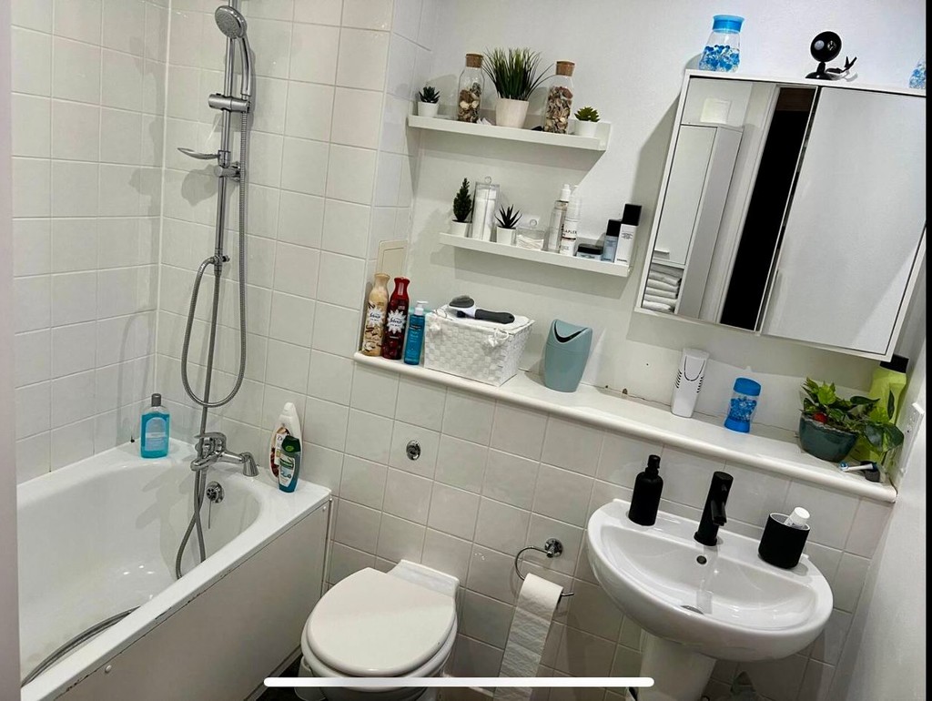 2 bed apartment for sale in Page Road, Feltham 16