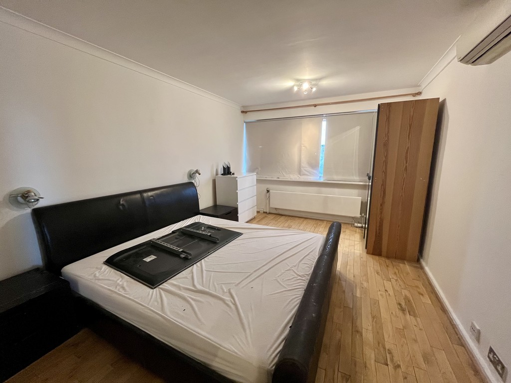 Empire Estates are DELIGHTED to OFFER TO LET this RECENTLY REFURBISHED 3 BEDROOM FLAT in St Johns Wood. Inclusive of hot water and heating. AVAILABLE IMMEDIATELY ON FURNISHED AND UNFURNISHED BASIS BOASTING OVER 1250 SQ FOOT AREA. Comprises of Entrance Hallway, 3 Good Sized Bedrooms, 2 Bathrooms, Large Through Lounge leading to Balcony and Fitted Kitchen. Further benefits include a balcony, a day porter, Car park at rear with Separate negotiations. Conveniently located between South Hampstead Overground, Swiss Cottage & St Johns Wood station with easy access to West Hampstead, Kilburn & Camden. Early viewings are HIGHLY RECOMMENDED. COUNCIL TAX BAND G - APPROX £ 3510.60 PER ANNUM.
