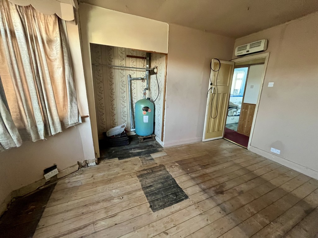 2 bed terraced house for sale in Hounslow Road, Feltham  - Property Image 10