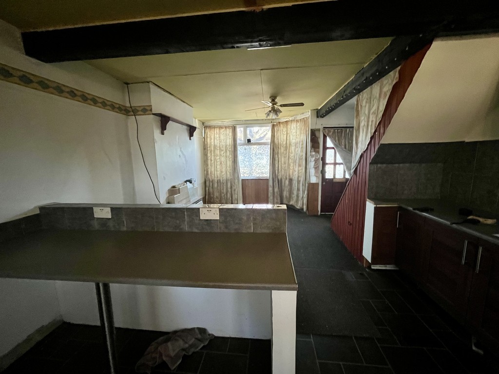 2 bed terraced house for sale in Hounslow Road, Feltham 1