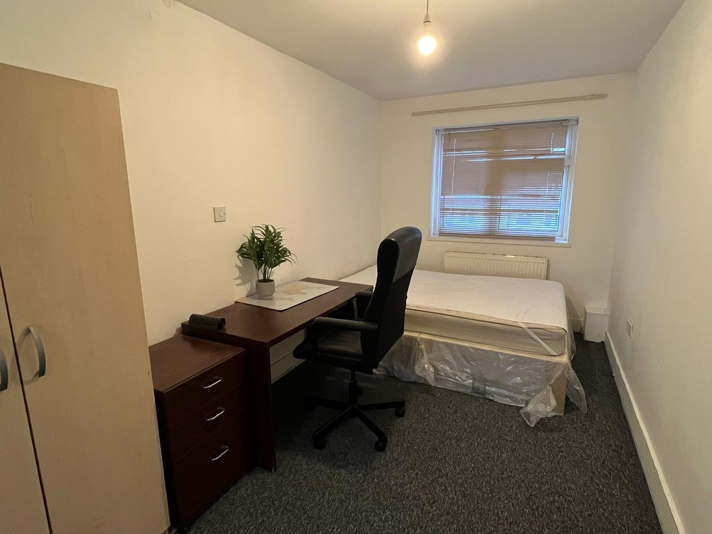 FULLY FURNISHED DOUBLE ROOM WITH EN-SUITE SHOWER ROOMS TO LET FOR SINGLE OCCUPANCY  ON THE EVER SO POPULAR LADY MARGARET ROAD. Just few minutes walk from Southall Broadway are these WELL PRESENTED, SPACIOUS AND MODERN DOUBLE BEDROOMS WITH EN-SUITES. Rent INCLUDES COUNCIL TAX AND ALL UTILITY BILLS. Available now - Early viewings are highly recommended. All rooms have their own Shower Room / WC. Short walk from the local shops, schools and amenities with very good transport links.