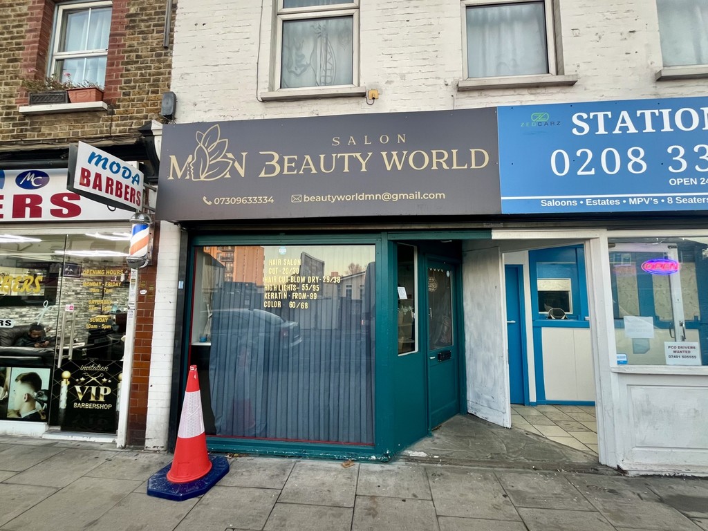 To rent in Bedfont Lane, Feltham - Property Image 1