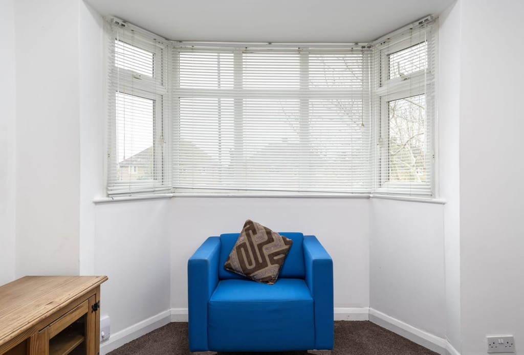 2 bed maisonette to rent in Staines Road, Feltham 11