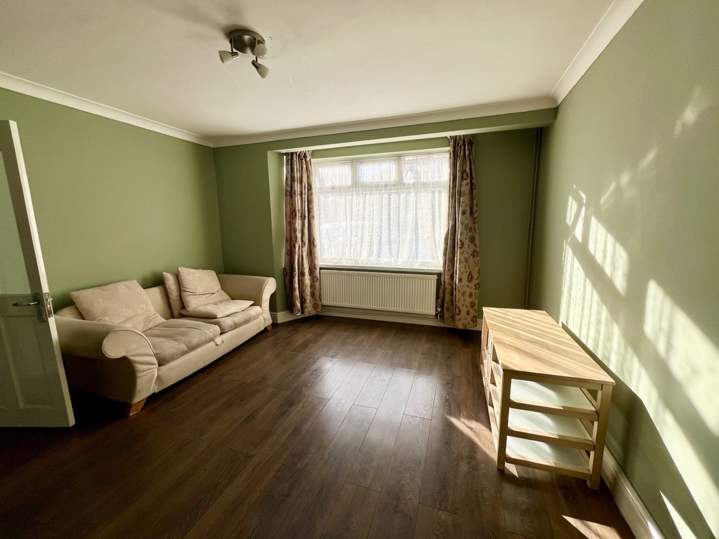 3 bed semi-detached house to rent in Orchard Avenue, Feltham  - Property Image 2