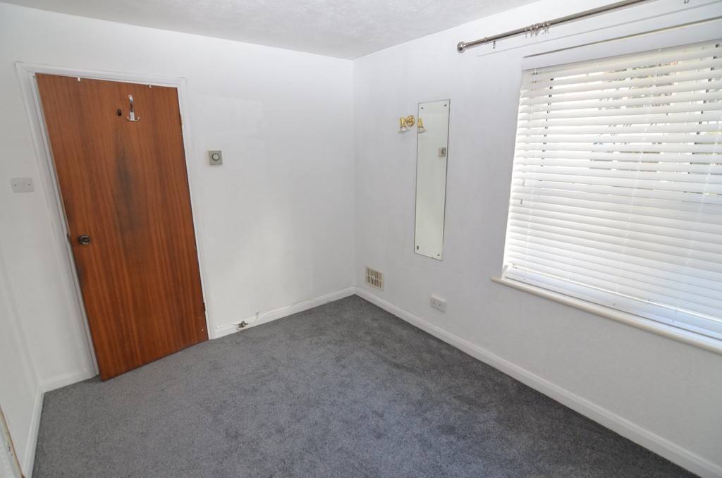 1 bed flat to rent in Adams Square, Kent  - Property Image 10