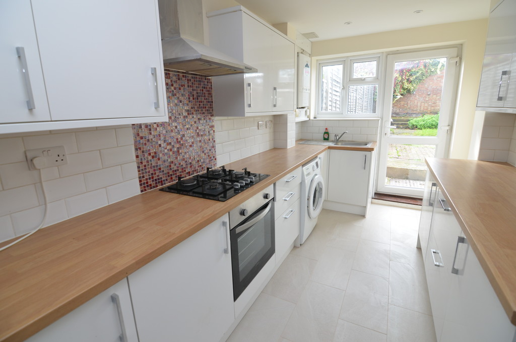 4 bed end of terrace house to rent in Alma Road, Kent  - Property Image 2